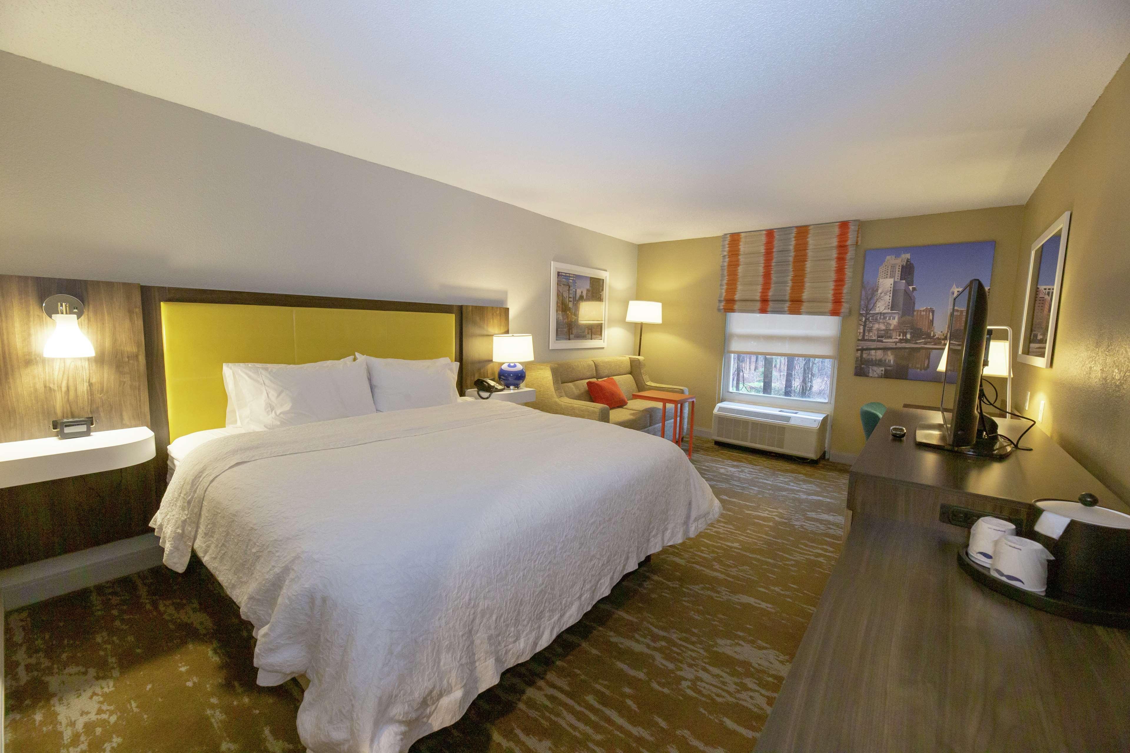 Hampton Inn & Suites Raleigh Cary Lenovo Center Bagian luar foto