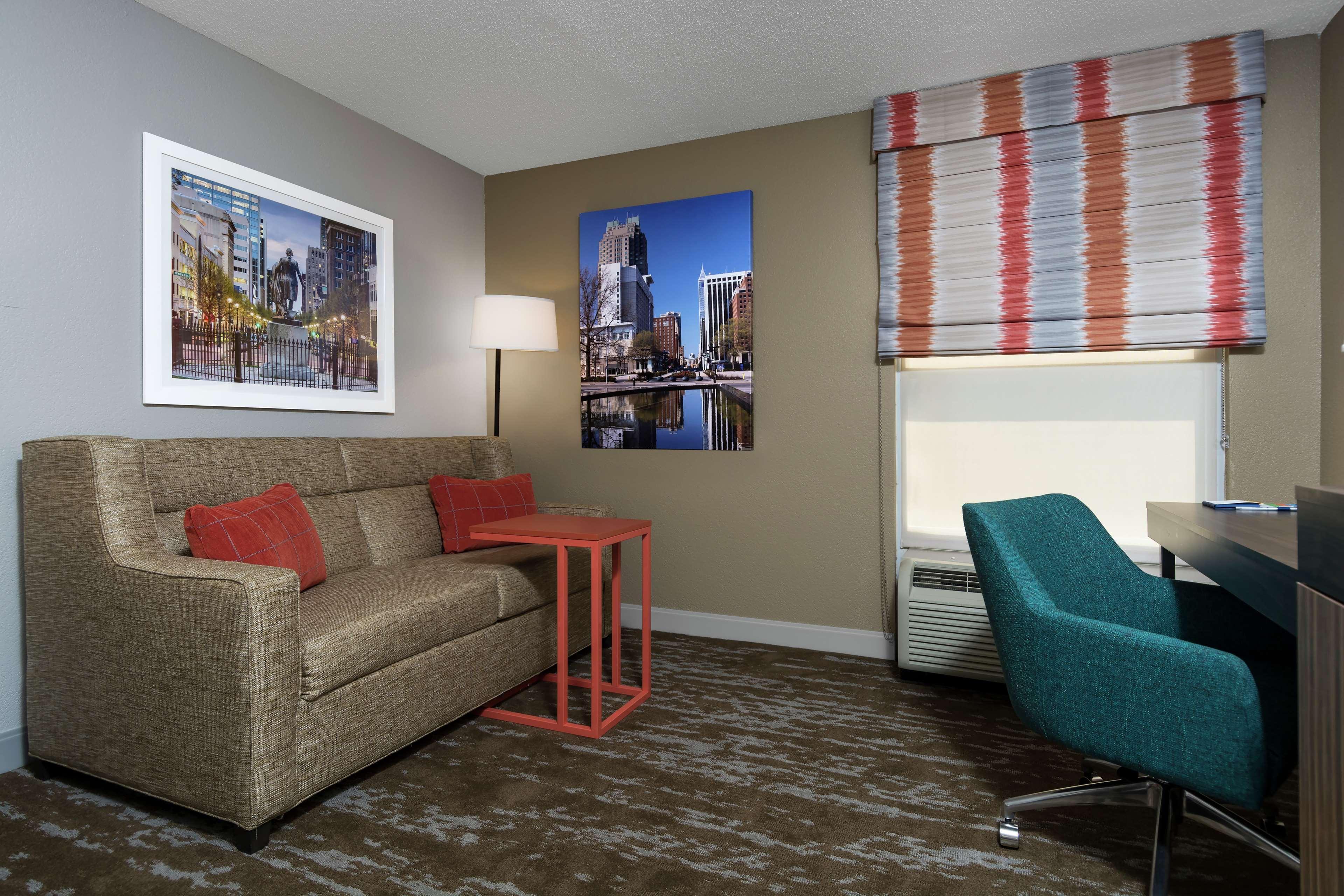 Hampton Inn & Suites Raleigh Cary Lenovo Center Bagian luar foto