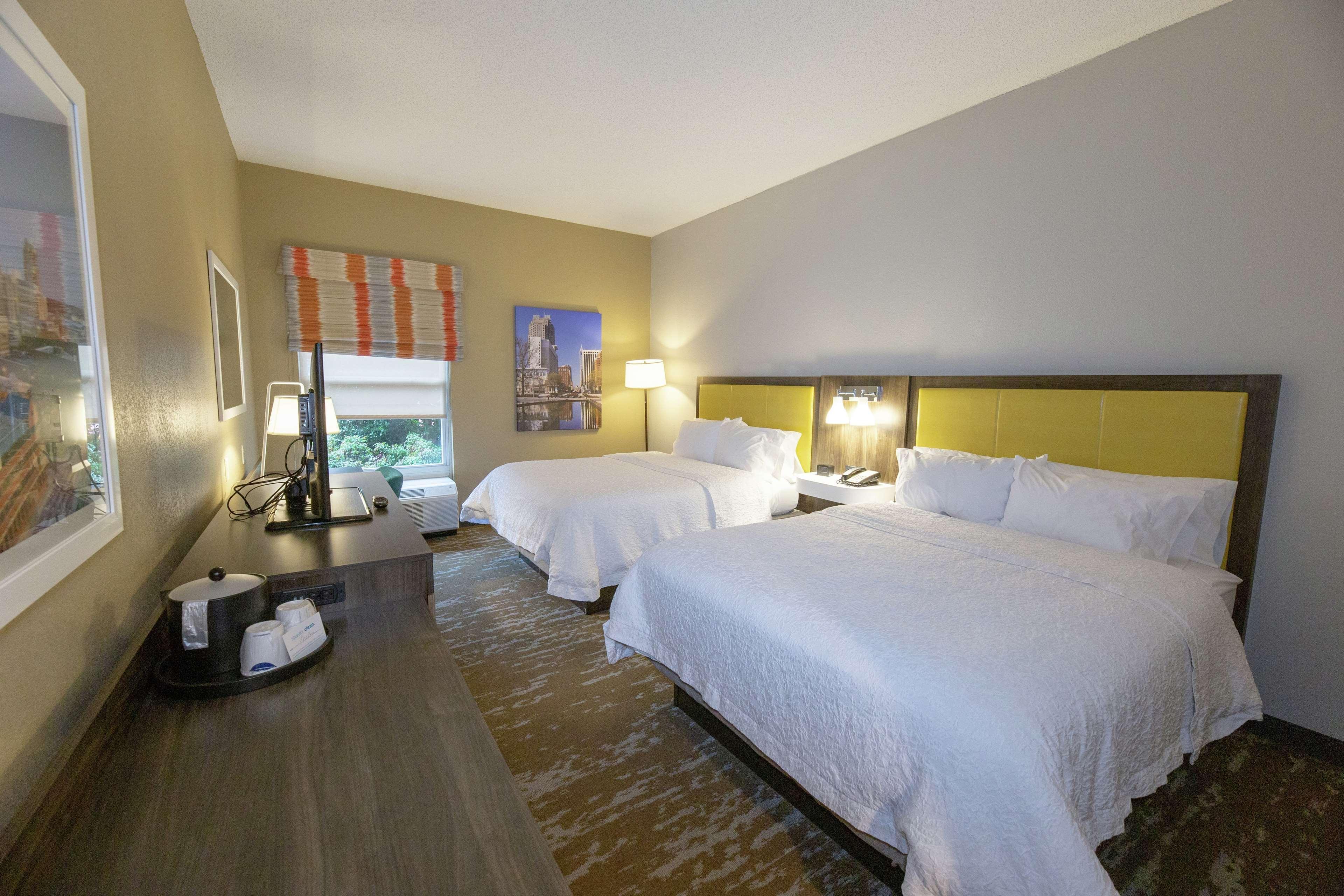 Hampton Inn & Suites Raleigh Cary Lenovo Center Bagian luar foto