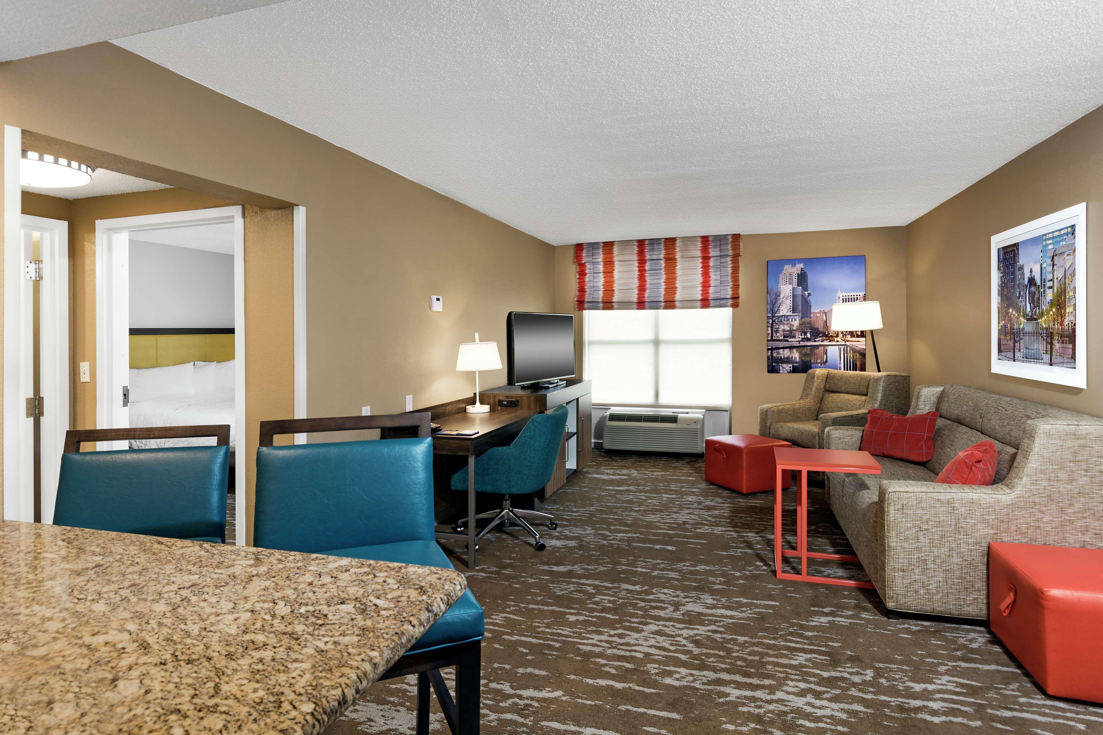 Hampton Inn & Suites Raleigh Cary Lenovo Center Bagian luar foto