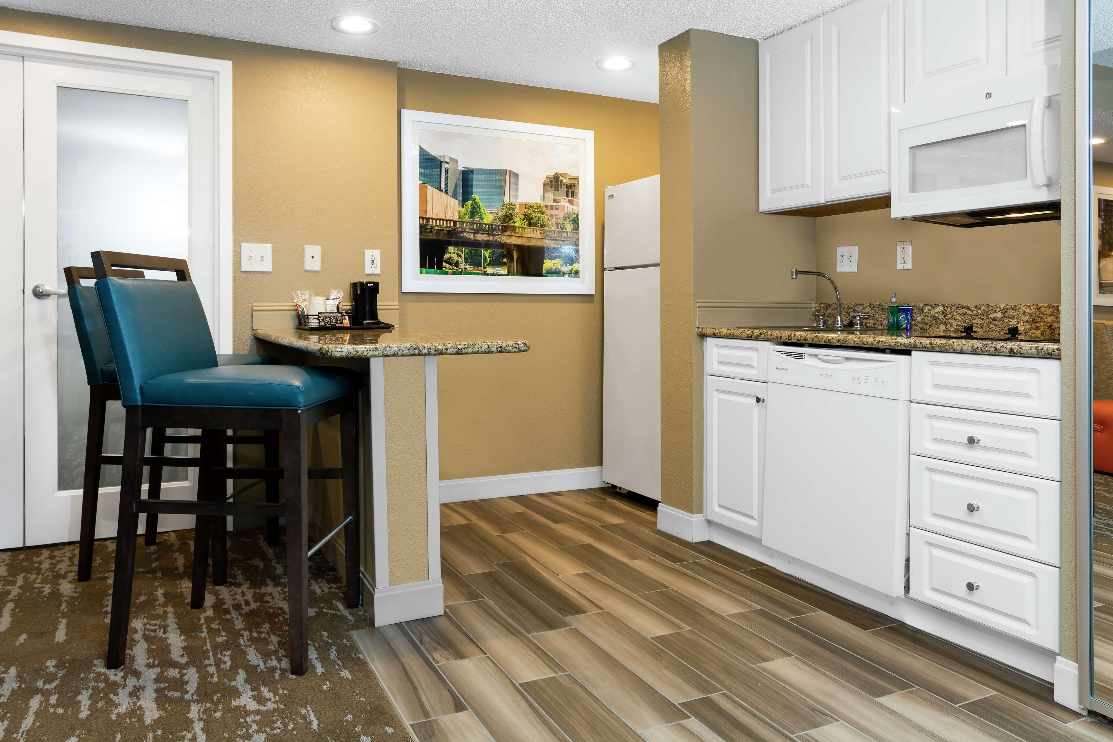 Hampton Inn & Suites Raleigh Cary Lenovo Center Bagian luar foto
