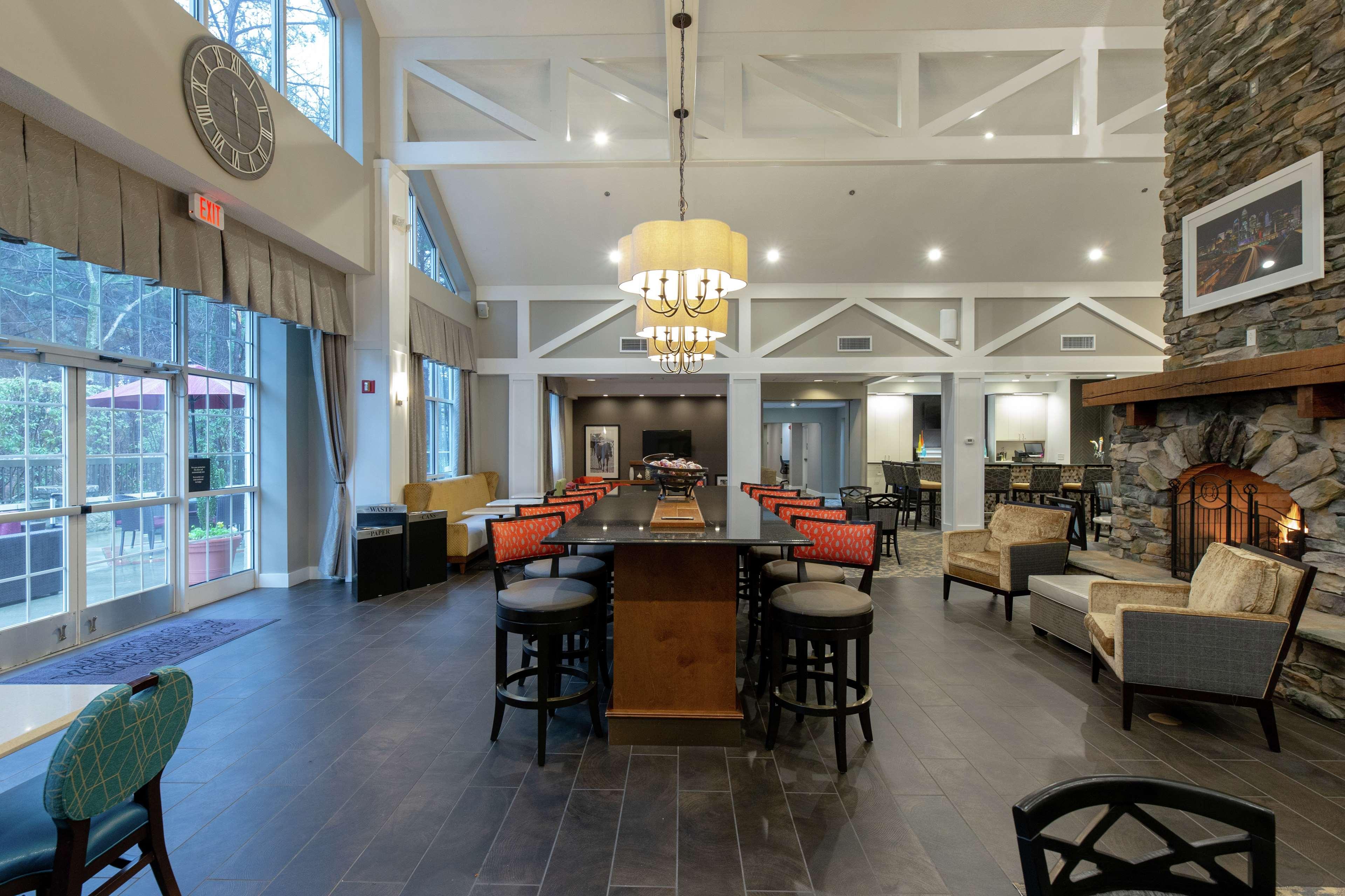 Hampton Inn & Suites Raleigh Cary Lenovo Center Bagian luar foto