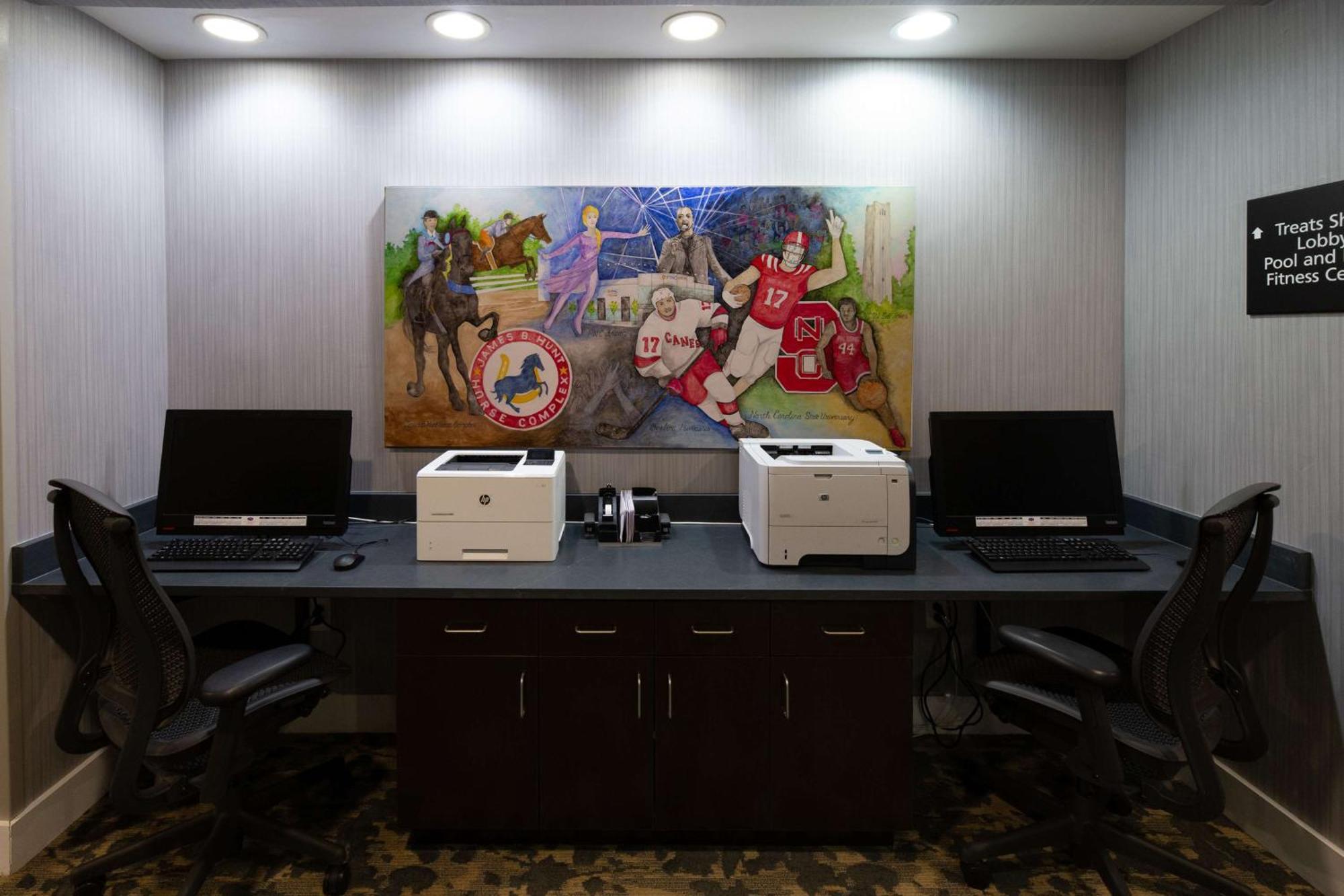 Hampton Inn & Suites Raleigh Cary Lenovo Center Bagian luar foto