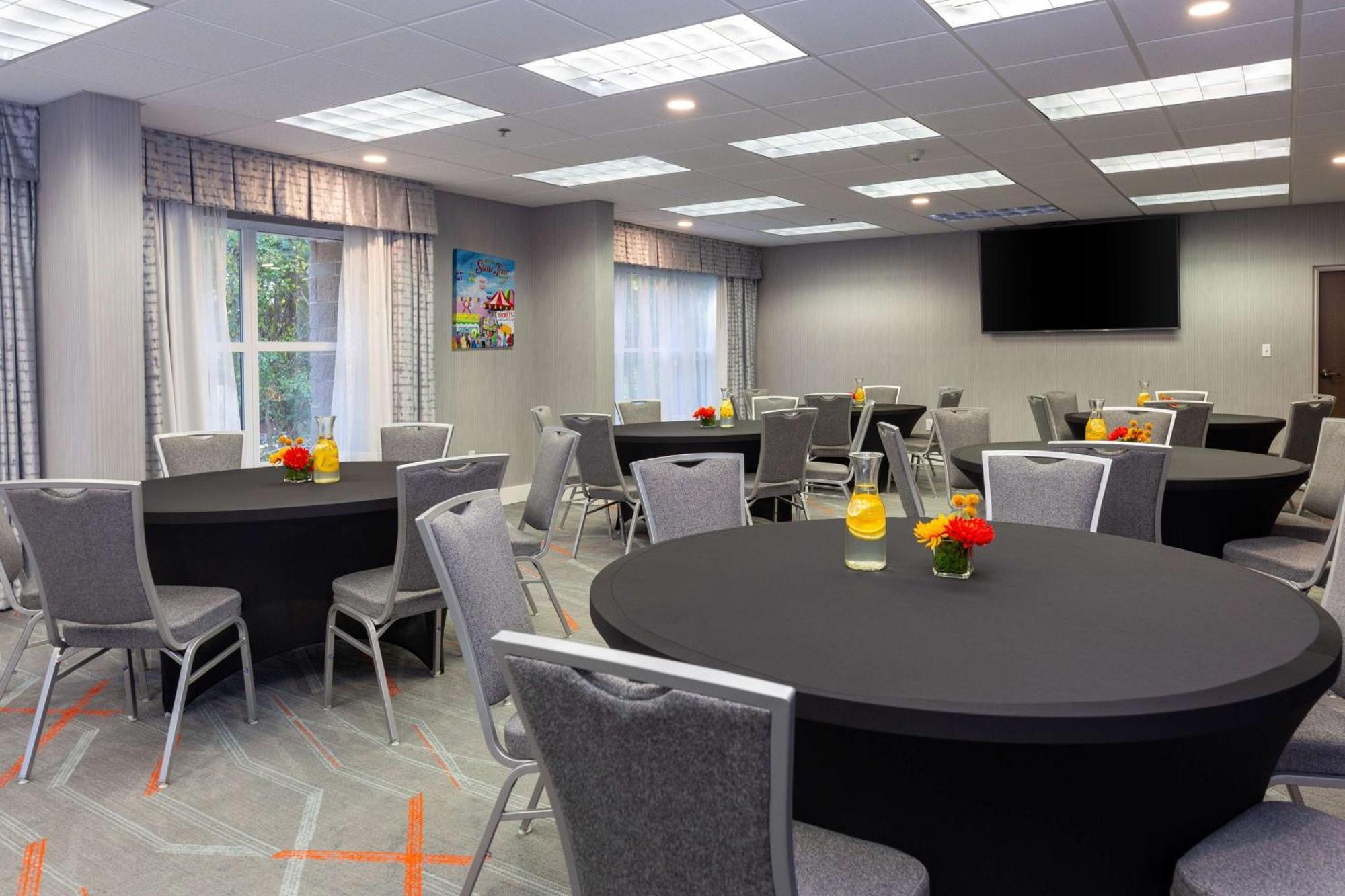 Hampton Inn & Suites Raleigh Cary Lenovo Center Bagian luar foto