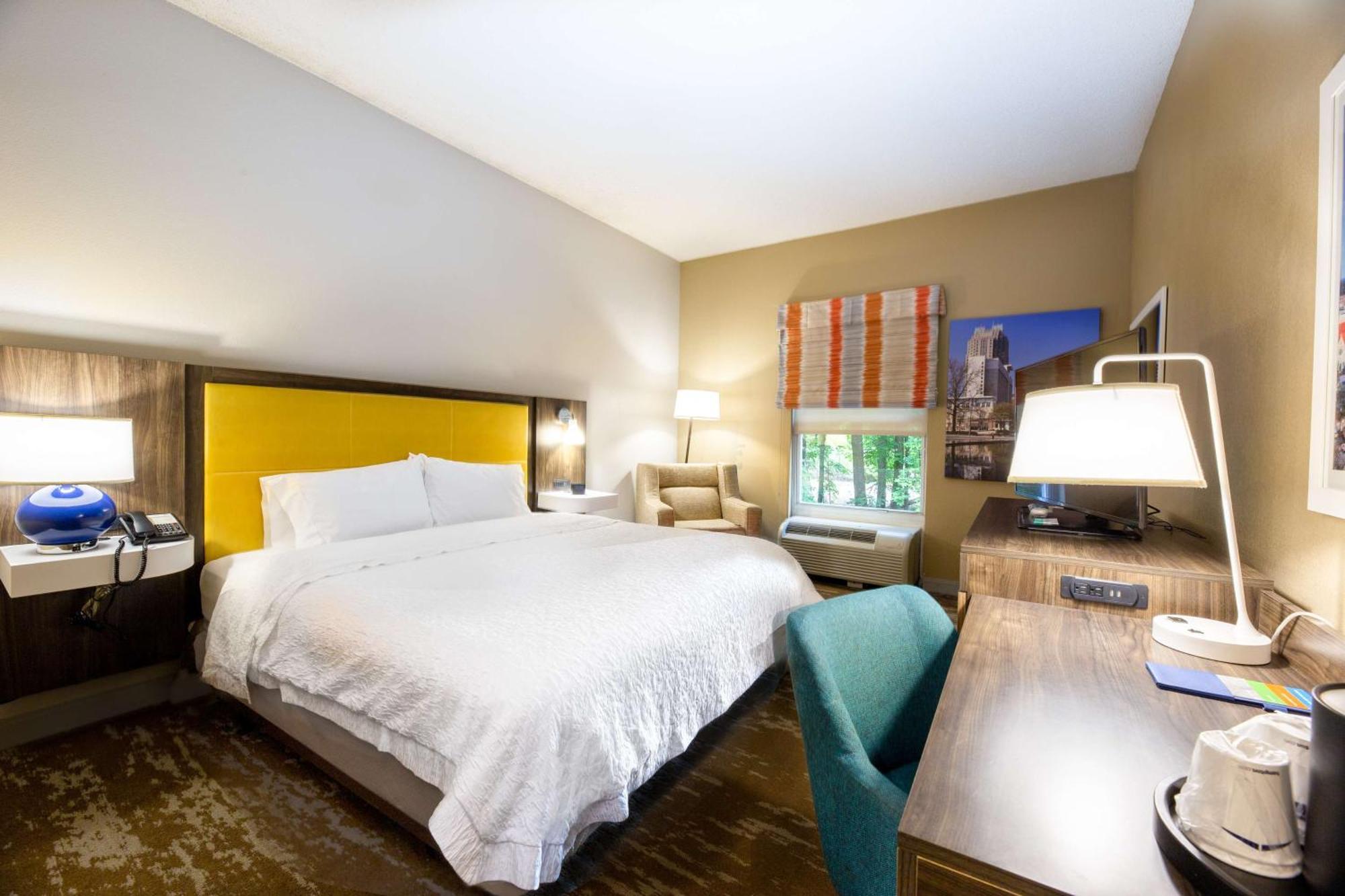 Hampton Inn & Suites Raleigh Cary Lenovo Center Bagian luar foto