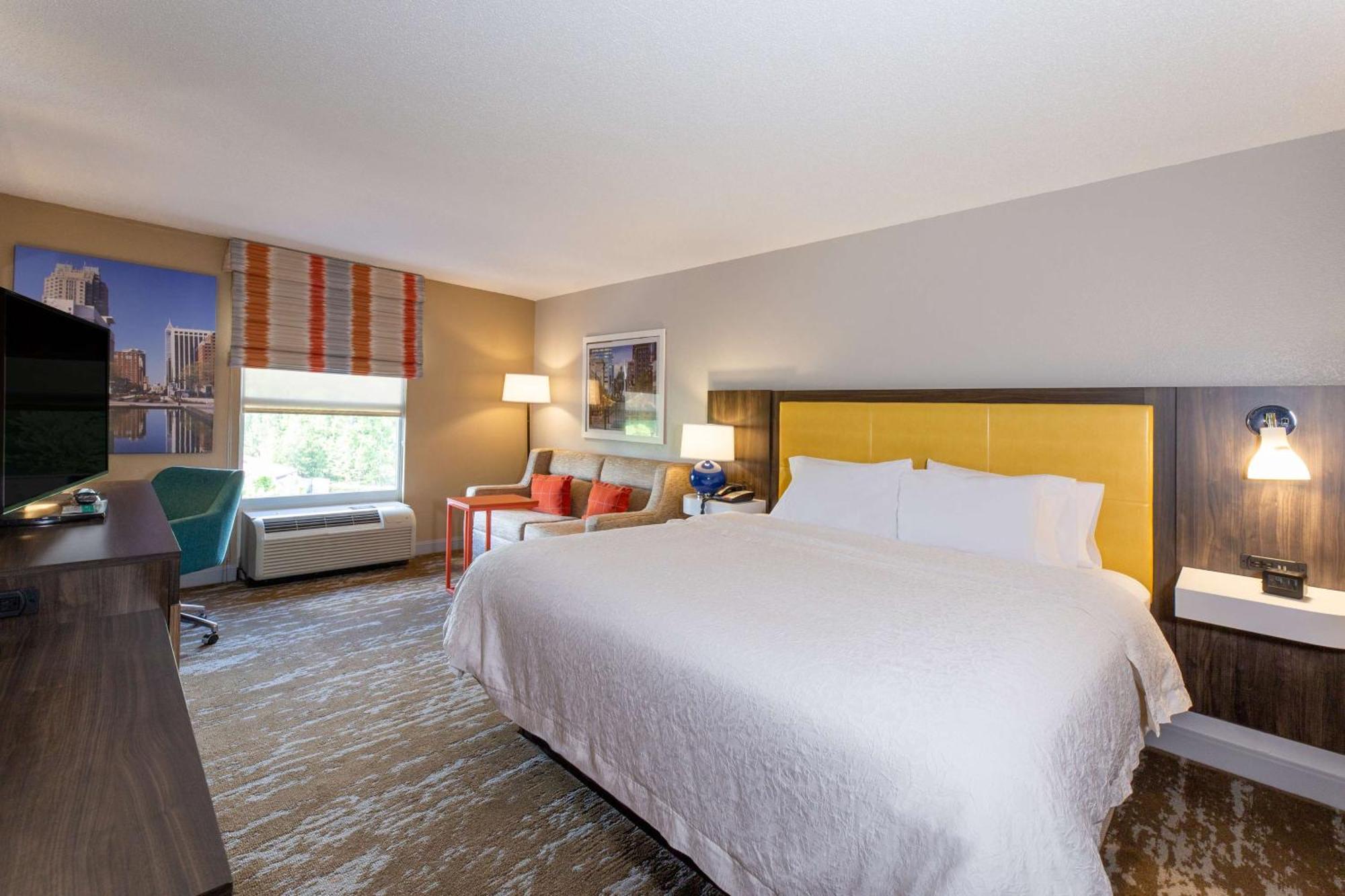Hampton Inn & Suites Raleigh Cary Lenovo Center Bagian luar foto