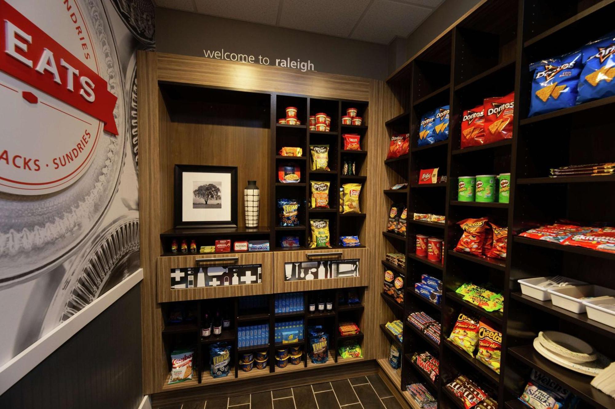 Hampton Inn & Suites Raleigh Cary Lenovo Center Bagian luar foto