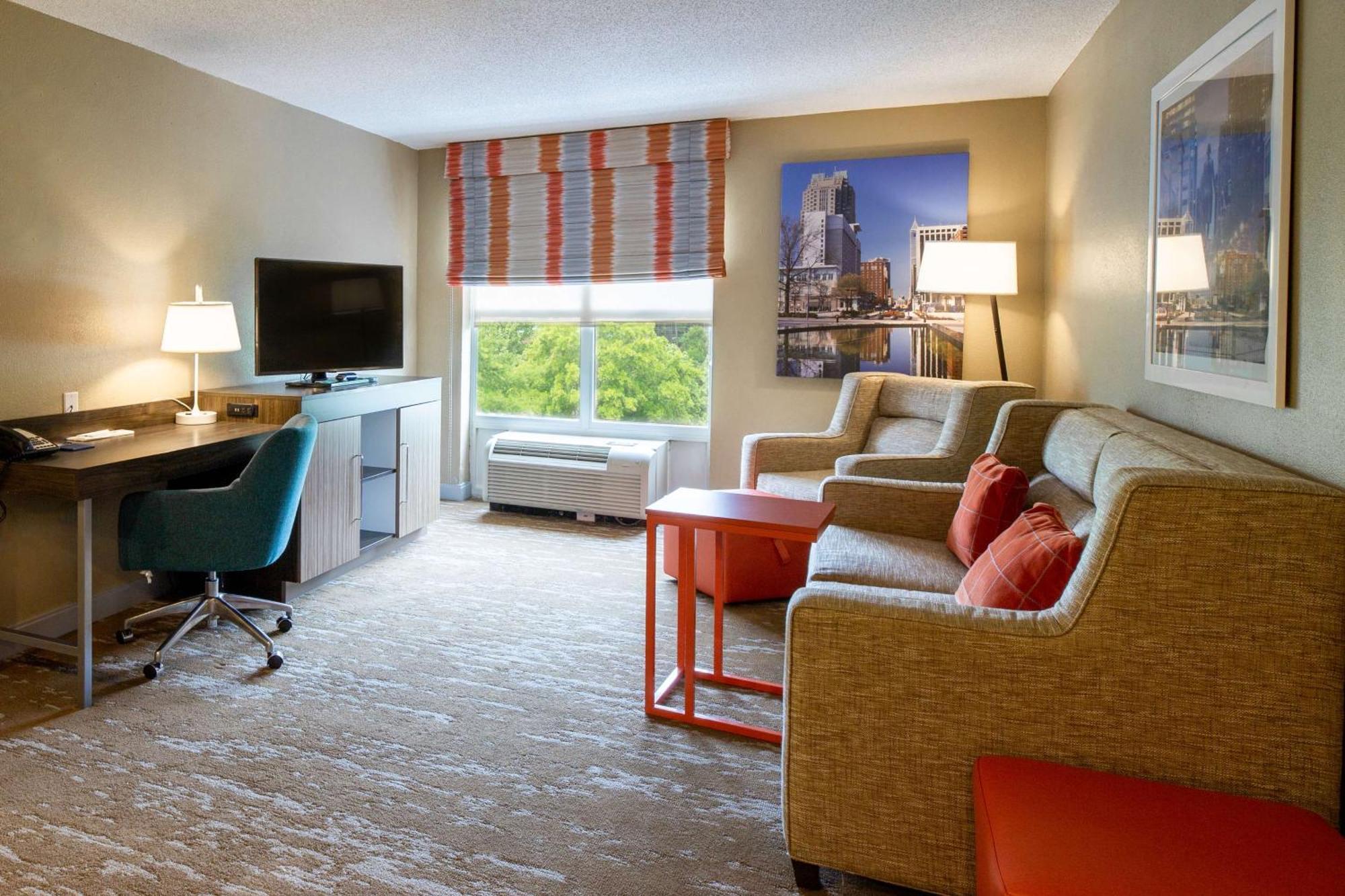 Hampton Inn & Suites Raleigh Cary Lenovo Center Bagian luar foto