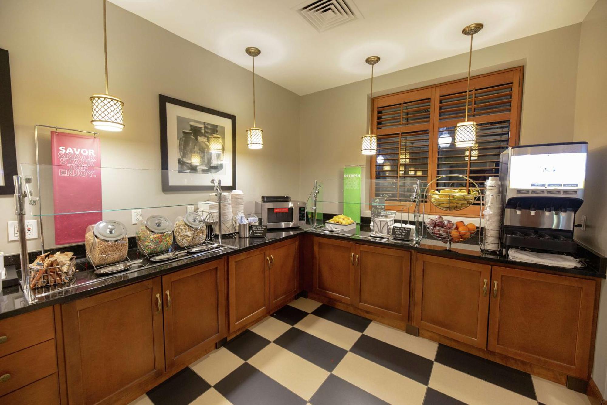 Hampton Inn & Suites Raleigh Cary Lenovo Center Bagian luar foto